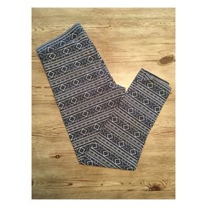 Victoria’s Secret PINK Tribal Print Leggings